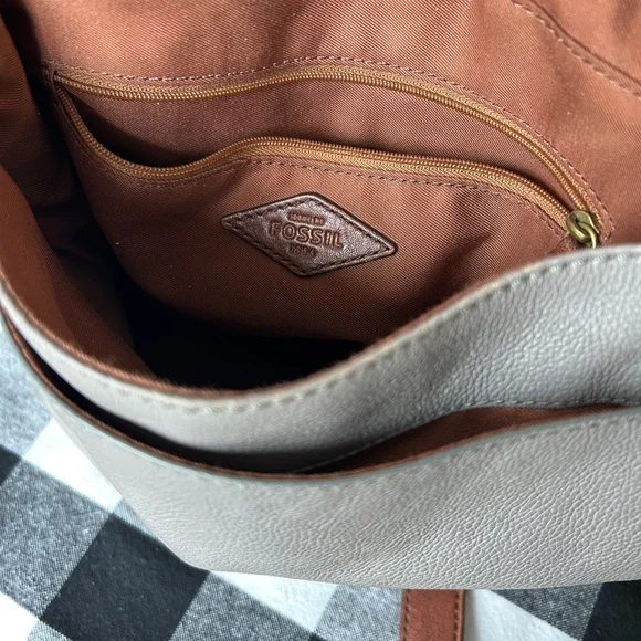 Fossil Crossbody Bag - Picture 5 of 14